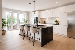 découvrez comment moderniser votre appartement avec une cuisine ouverte ikea élégante et un îlot central en granit noir zimbabwe pour un style contemporain et fonctionnel.